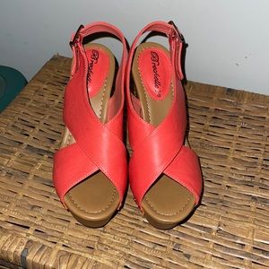 Hot pink/coral wedges